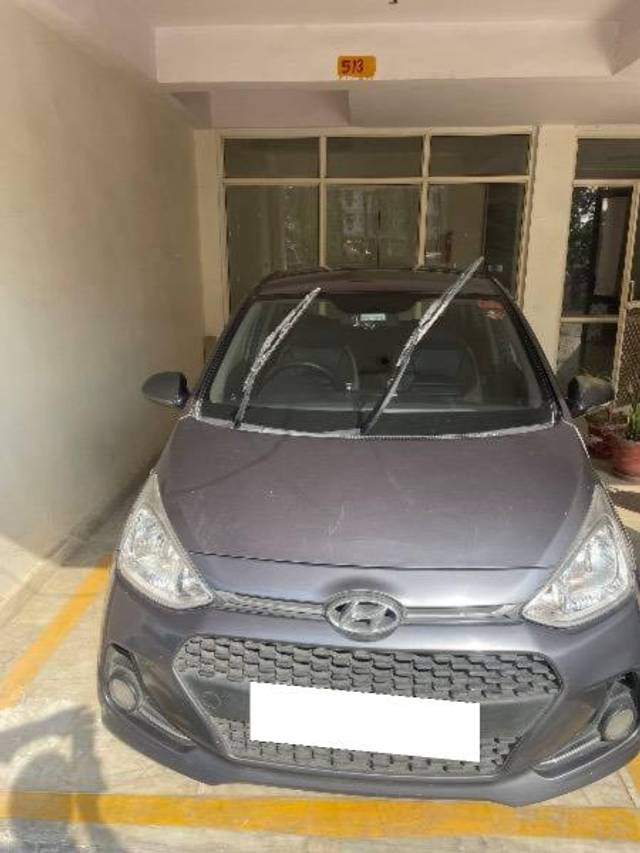 https://images10.gaadi.com/usedcar_image/4516296/original/processed_359adc88-07a8-4964-8d16-70604bff4640.jpeg?imwidth=6402