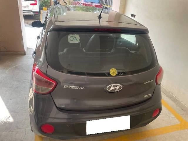 https://images10.gaadi.com/usedcar_image/4516296/original/processed_ae25df21-8119-4d81-a44b-a9ce3f0c1265.jpeg?imwidth=6401