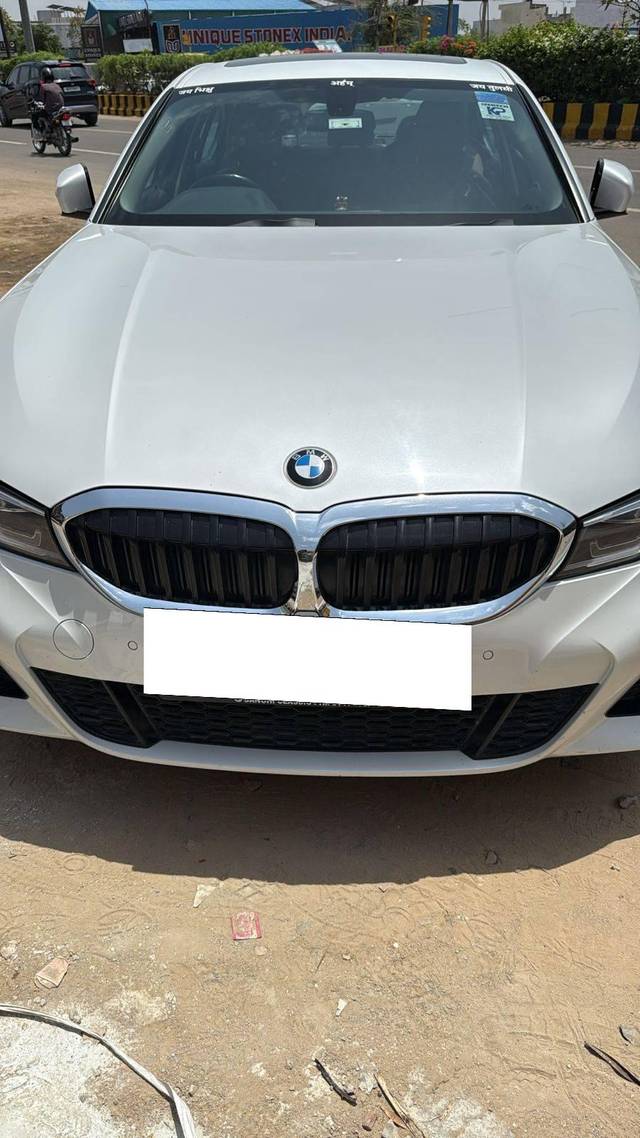 https://images10.gaadi.com/usedcar_image/4516313/original/processed_ecf09470-3ad5-4c59-a361-d42a01a41cf1.jpg?imwidth=6400