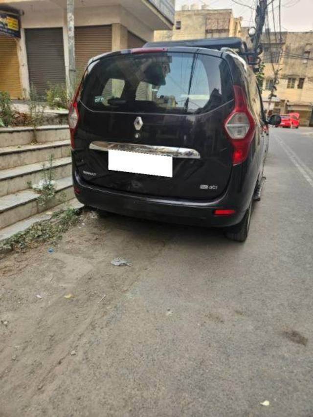 https://images10.gaadi.com/usedcar_image/4516332/original/processed_a1e1ac69-537b-4e87-887b-f344efd6c2c9.jpg?imwidth=6401