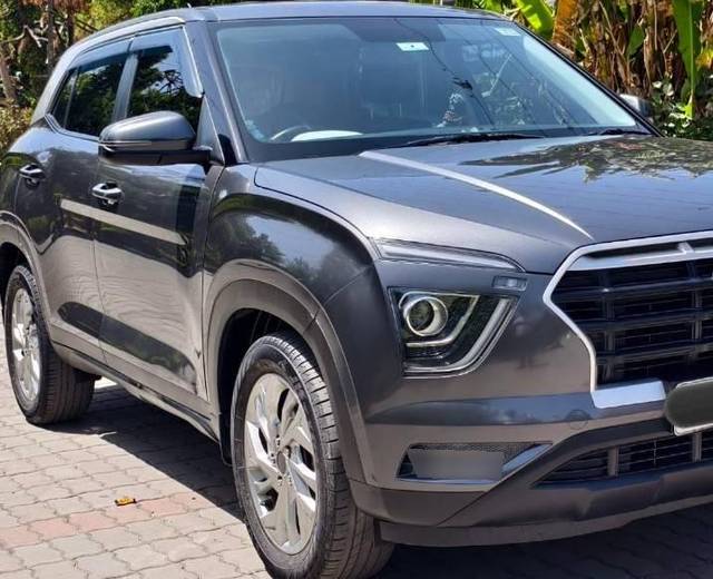 https://images10.gaadi.com/usedcar_image/4516336/original/processed_c8c44184ad23c2771d86b005aab864d2.jpg?imwidth=6400