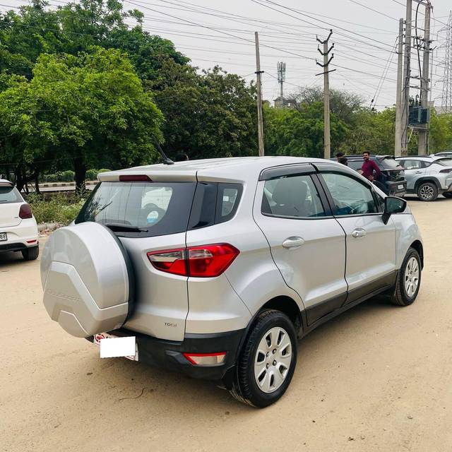 https://images10.gaadi.com/usedcar_image/4516338/original/processed_37d8c126186912f61373d77ac52d2c93.jpg?imwidth=6402