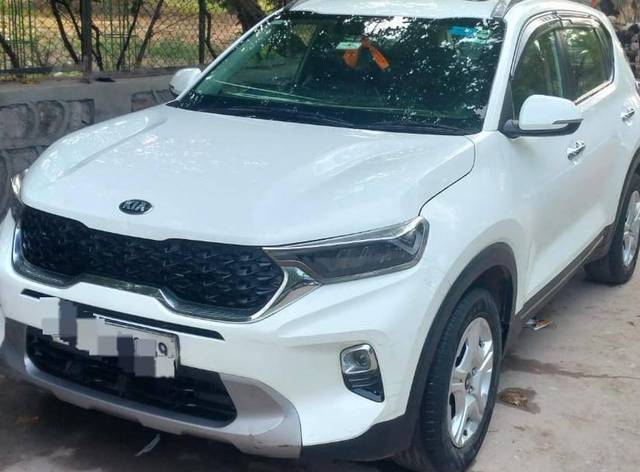 https://images10.gaadi.com/usedcar_image/4516339/original/processed_9944b023442a19ccb1eeecf96e66b95a.jpg?imwidth=6401