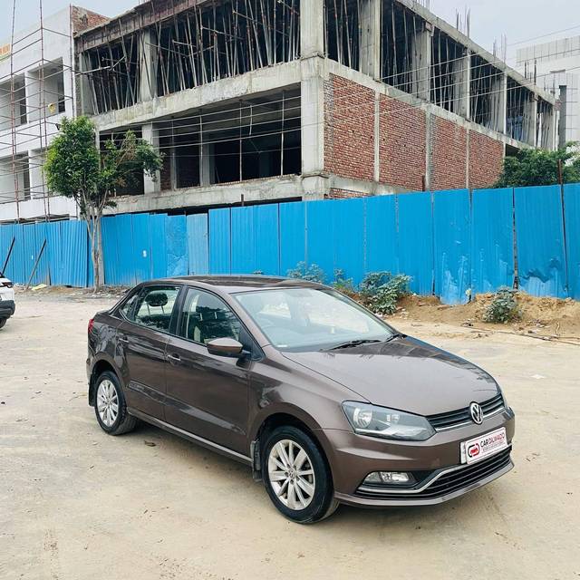 https://images10.gaadi.com/usedcar_image/4516341/original/processed_25c4794ed873c0e9320b75207b308e02.jpg?imwidth=6400