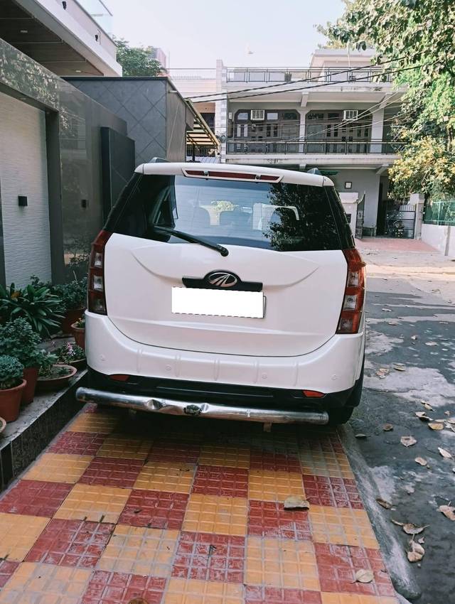 https://images10.gaadi.com/usedcar_image/4516363/original/processed_c121ac7f2447e9a538291473d30fd7ab.jpeg?imwidth=6401