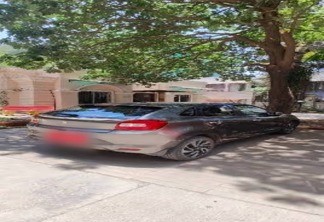 https://images10.gaadi.com/usedcar_image/4516366/original/9065fbeb-60fb-4134-8409-ce1ebd92a9c5.?imwidth=6400