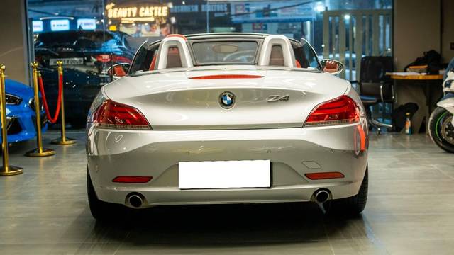 https://images10.gaadi.com/usedcar_image/4516372/original/processed_d7f0c7a7a43c65c9bd3eada28fbf66f3.jpg?imwidth=6402