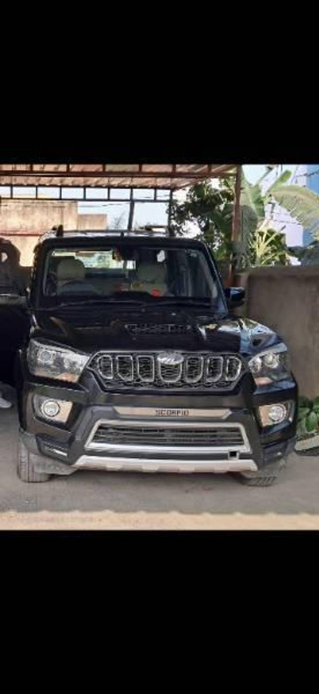 https://images10.gaadi.com/usedcar_image/4516373/original/processed_8ff0571f-0e09-4a3e-802a-9371609e368d.jpg?imwidth=6400