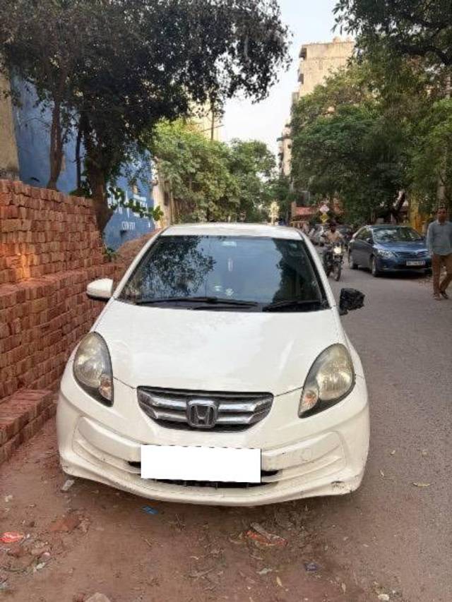 https://images10.gaadi.com/usedcar_image/4516377/original/processed_b9536697-4c27-4f11-b59f-61a921fbb52e.jpeg?imwidth=6402