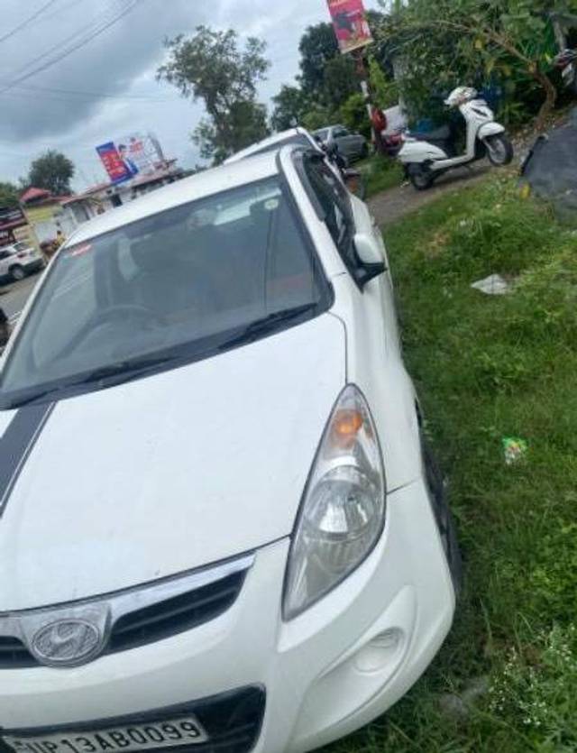https://images10.gaadi.com/usedcar_image/4516385/original/processed_46d2be54-db36-4742-aba2-96a317fa4c2e.jpeg?imwidth=6402