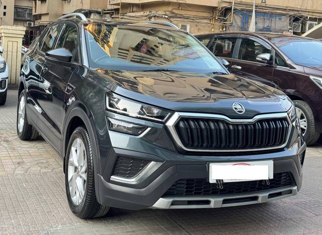 https://images10.gaadi.com/usedcar_image/4516386/original/processed_3a66f1b7be26e03f11f04098530d136d.jpg?imwidth=6401