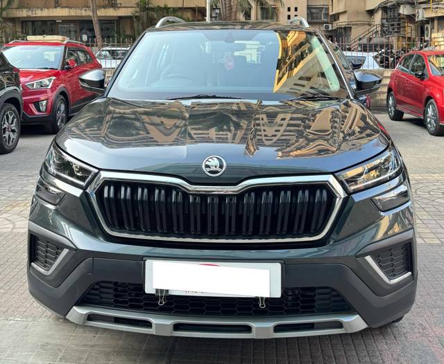 https://images10.gaadi.com/usedcar_image/4516386/original/processed_ce0f6ac84a13d8e14b4601ee7ba66e2a.jpg?imwidth=6400