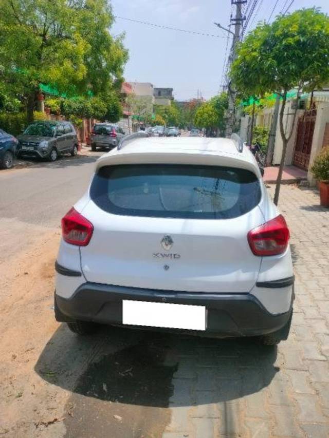 https://images10.gaadi.com/usedcar_image/4516396/original/processed_cfe285e1-11df-48ed-ad72-437cce0de09a.jpg?imwidth=6401