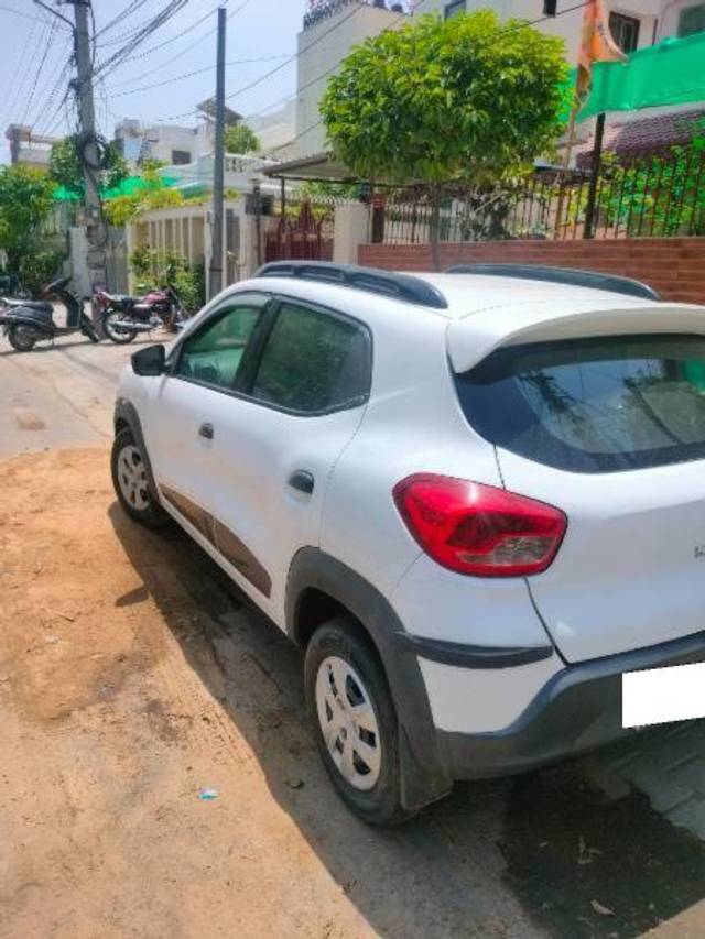https://images10.gaadi.com/usedcar_image/4516396/original/processed_e3ad3551-7be5-4310-8f6d-43f57b7944d8.jpg?imwidth=6402