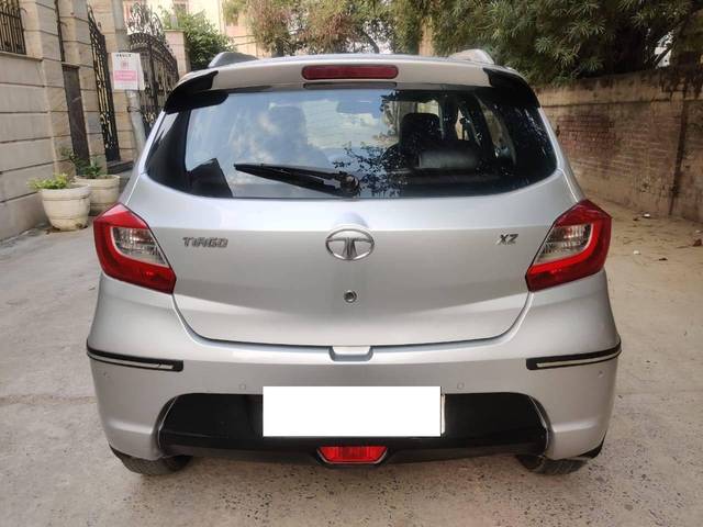 https://images10.gaadi.com/usedcar_image/4516398/original/processed_eb713bbd6b7f855b7304f3998734877a.jpg?imwidth=6402