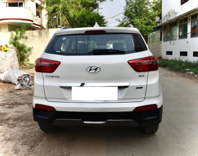 https://images10.gaadi.com/usedcar_image/4516401/original/processed_2d3de8b7795eecb1af22759977865a5c.jpg?imwidth=6402