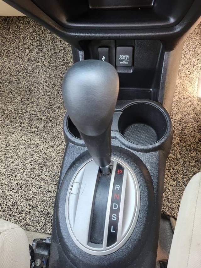https://images10.gaadi.com/usedcar_image/4516402/original/65bb93a615bd536e32a5a2755e619c5b.jpg?imwidth=6401