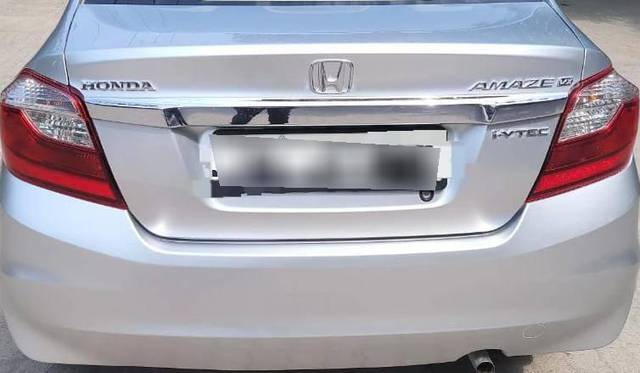 https://images10.gaadi.com/usedcar_image/4516402/original/processed_89df7a490a2534c7ce07370b71752d5d.jpg?imwidth=6402