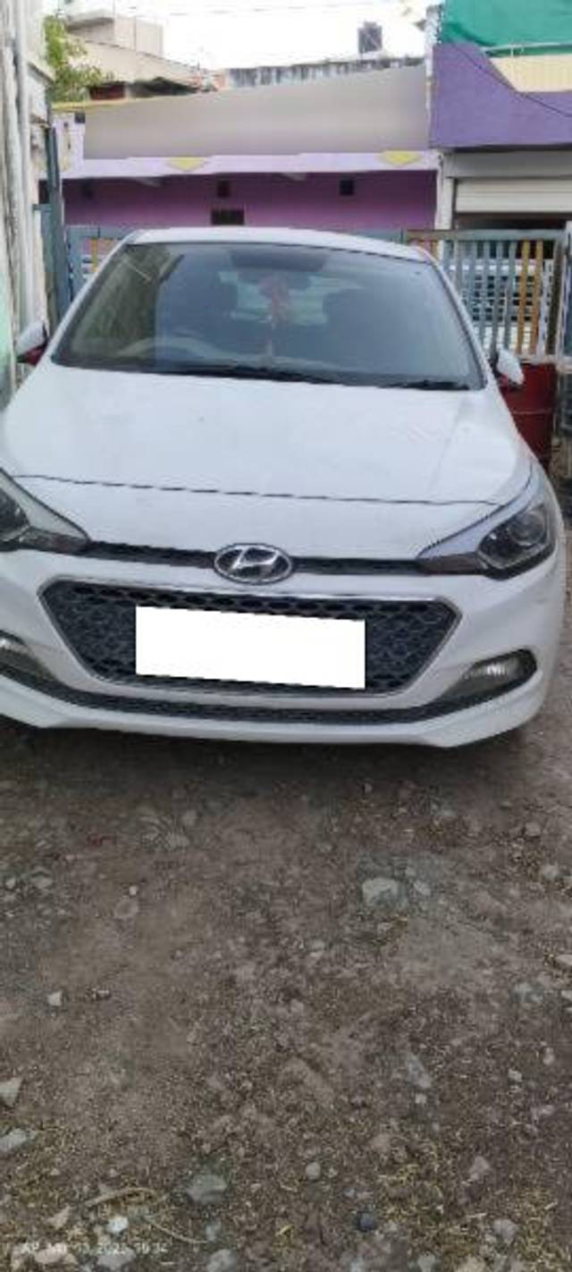 https://images10.gaadi.com/usedcar_image/4516403/original/processed_9d9dd20d-076a-439c-911b-ef4eaa1502e0.jpg?imwidth=6400