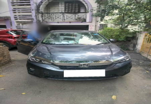https://images10.gaadi.com/usedcar_image/4516411/original/233230de-eeec-4c68-85c5-383df9294df1.?imwidth=6400