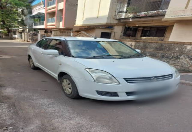 https://images10.gaadi.com/usedcar_image/4516420/original/70d864ac-57d5-4109-a48a-713ad8f8fd67.?imwidth=6401