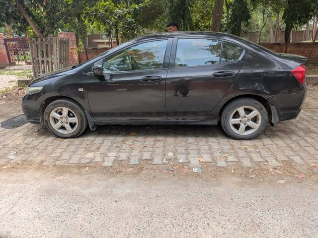 https://images10.gaadi.com/usedcar_image/4516439/original/caabe014-a453-4ab7-81cb-26b7de82606a.jpg?imwidth=6401