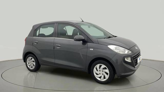 https://images10.gaadi.com/usedcar_image/4516445/original/023ef668bb3e9375140ca4a4fe967af2.jpg?imwidth=6400