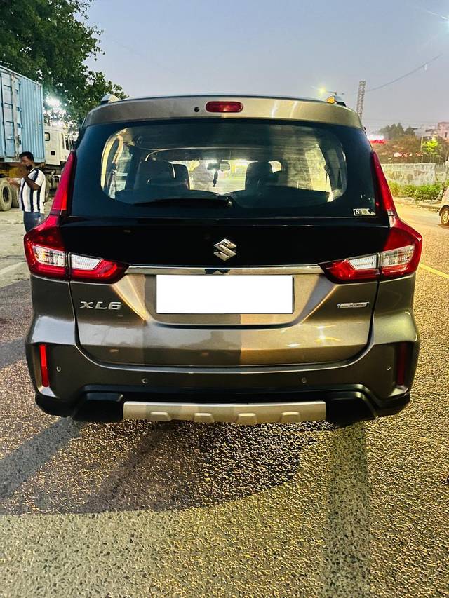 https://images10.gaadi.com/usedcar_image/4516449/original/processed_40c899e3cc567720b941a04b444a8cae.jpg?imwidth=6402