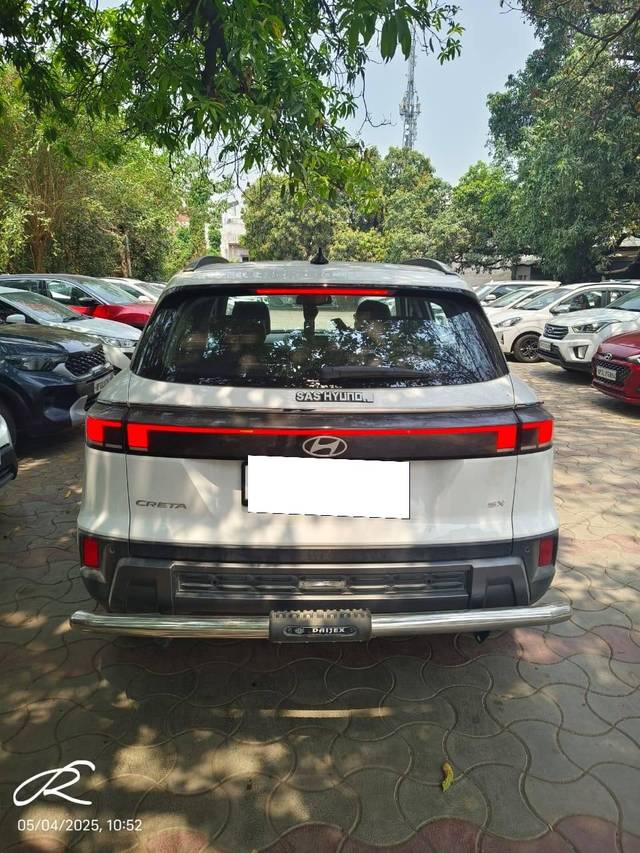 https://images10.gaadi.com/usedcar_image/4516450/original/processed_af4c2c78de83ea195bcfce9326033ac3.jpg?imwidth=6401