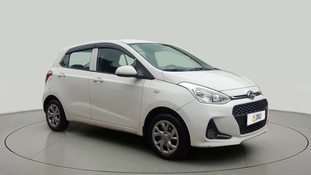 https://images10.gaadi.com/usedcar_image/4516454/original/864cfc0f0fcfbd17b1bbd6a4e08ffb7a.jpg?imwidth=6400