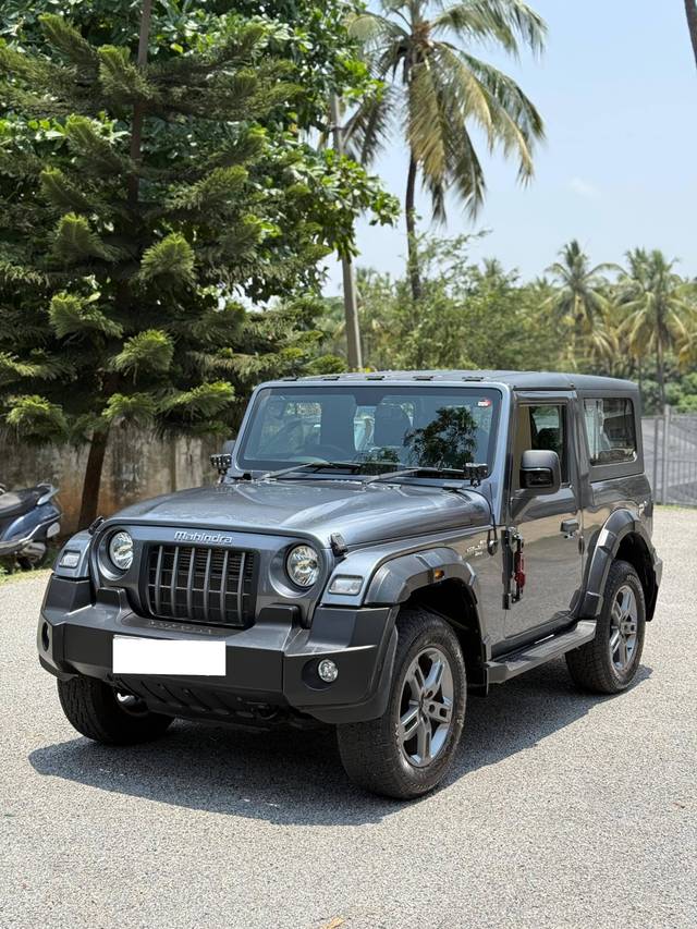 https://images10.gaadi.com/usedcar_image/4516459/original/processed_979200c09e1160bfae158cb16fde52b8.jpg?imwidth=6401