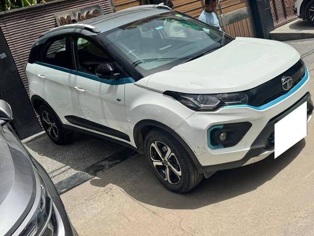 https://images10.gaadi.com/usedcar_image/4516471/original/processed_15819e04572d4bdac2360832abd79bf9.jpg?imwidth=6400