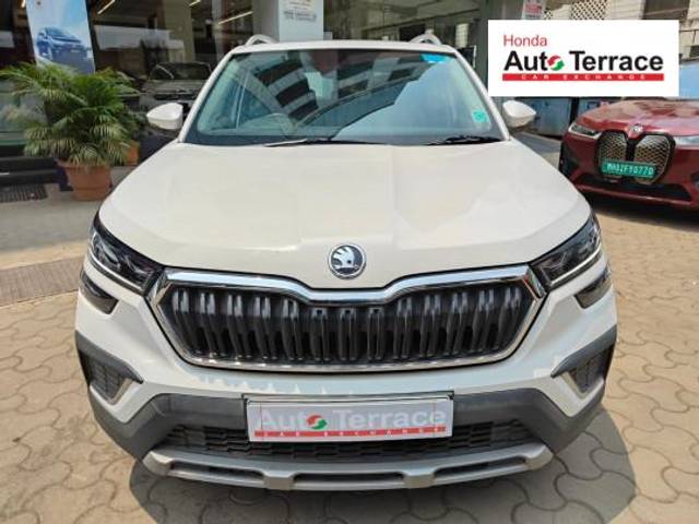 https://images10.gaadi.com/usedcar_image/4516473/original/8a4352fc48a95b06becdb88b766ec4ef.jpeg?imwidth=6400