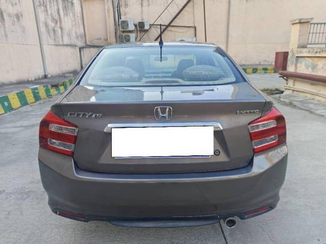 https://images10.gaadi.com/usedcar_image/4516480/original/processed_fa1d8d4652611571892248d398a3a1fc.png?imwidth=6402