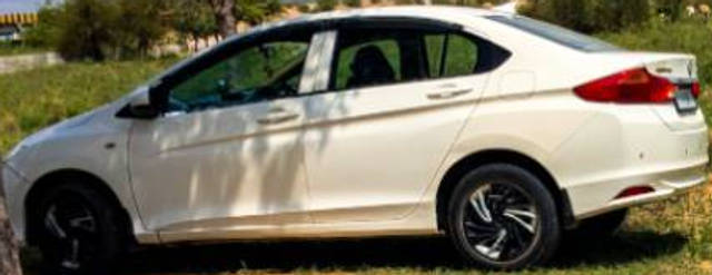 https://images10.gaadi.com/usedcar_image/4516496/original/processed_3e04fe88-f689-4ad6-a154-dd689f8da141.png?imwidth=6400