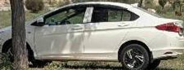 https://images10.gaadi.com/usedcar_image/4516496/original/processed_fa8b7631-5e2d-42f4-b7c8-db3aa7a6cd69.jpg?imwidth=6401