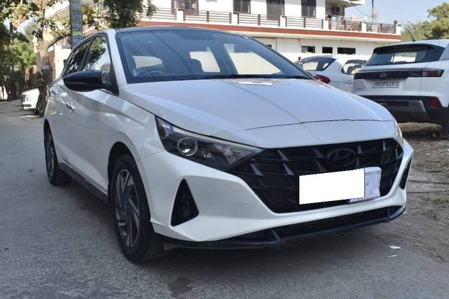 https://images10.gaadi.com/usedcar_image/4516497/original/processed_6bfc204d46ecfddb52eec87eae515aef.jpg?imwidth=6400
