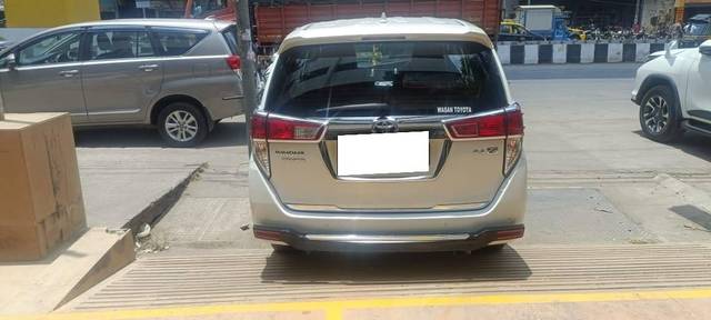 https://images10.gaadi.com/usedcar_image/4516503/original/processed_6aeeb915e539c088e093df6b870e3a9d.jpeg?imwidth=6401