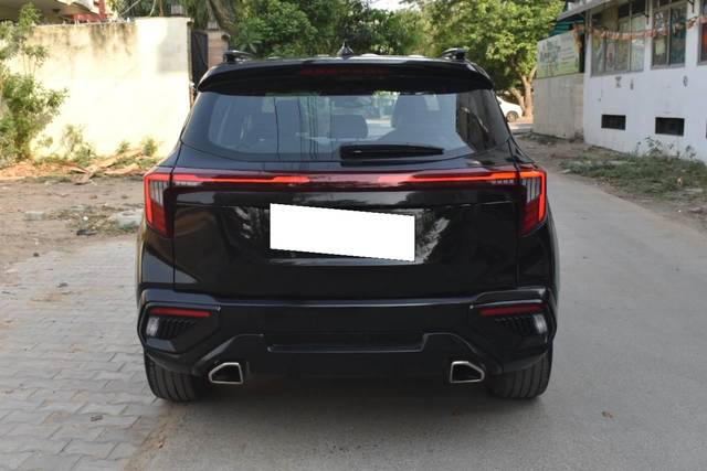 https://images10.gaadi.com/usedcar_image/4516511/original/processed_54f0c3140bfb35bb55c58f14e3c780ba.jpg?imwidth=6402