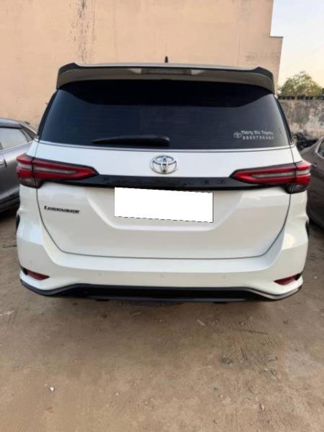 https://images10.gaadi.com/usedcar_image/4516526/original/processed_87d3db25-5b41-4a6d-abba-5dc87c748b80.jpeg?imwidth=6401