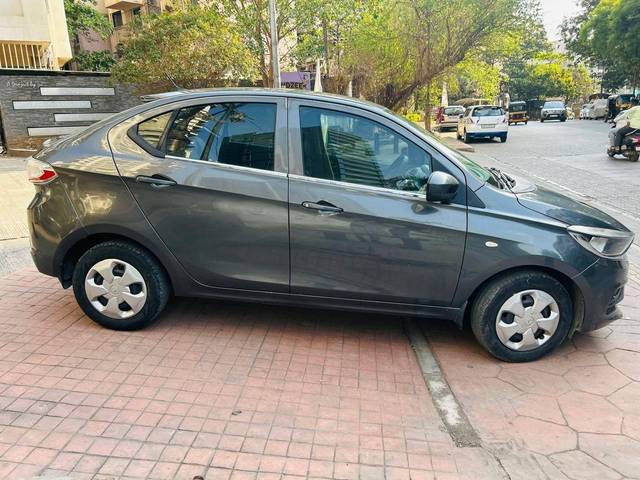 https://images10.gaadi.com/usedcar_image/4516559/original/processed_0bd5a86f0692bb232b47055ccfef30f5.jpg?imwidth=6401