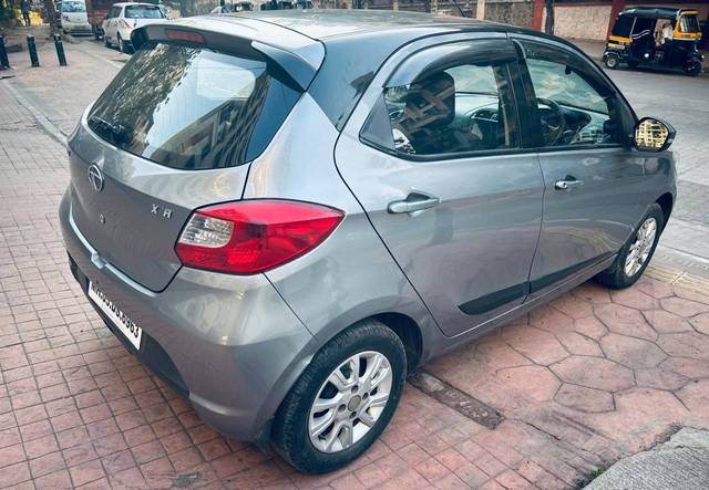 https://images10.gaadi.com/usedcar_image/4516564/original/processed_daae73e9612441be11ce35f196204f73.jpg?imwidth=6402
