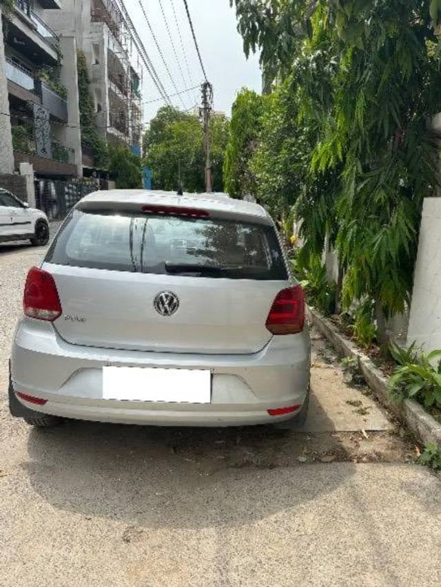 https://images10.gaadi.com/usedcar_image/4516568/original/processed_575cbd7e-d160-4674-ac53-60109cc322f0.jpeg?imwidth=6401