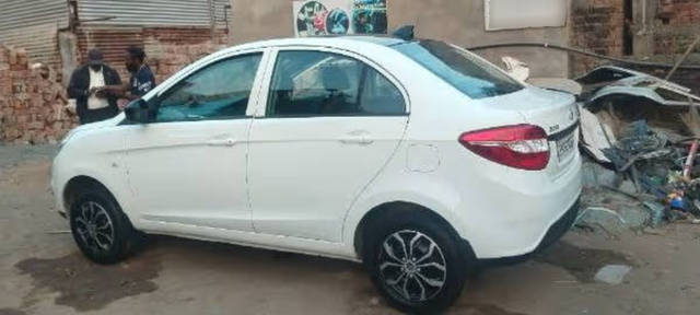 https://images10.gaadi.com/usedcar_image/4516571/original/processed_2e412c78-cd85-4cc3-8fc5-64a5a5b8fe47.png?imwidth=6400