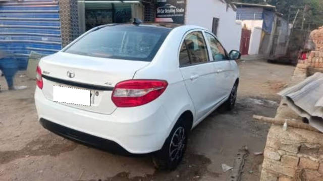 https://images10.gaadi.com/usedcar_image/4516571/original/processed_b1c1ba0d-ba08-43cc-ba02-502abec4bc5a.png?imwidth=6401