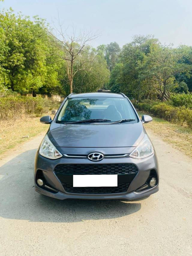 https://images10.gaadi.com/usedcar_image/4516572/original/processed_fc172a38db5c8e2655d5cfb22d705e58.jpg?imwidth=6400