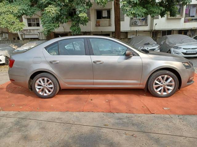 https://images10.gaadi.com/usedcar_image/4516581/original/processed_544cb41cde63b3887ebbade0a1f1762b.jpeg?imwidth=6401