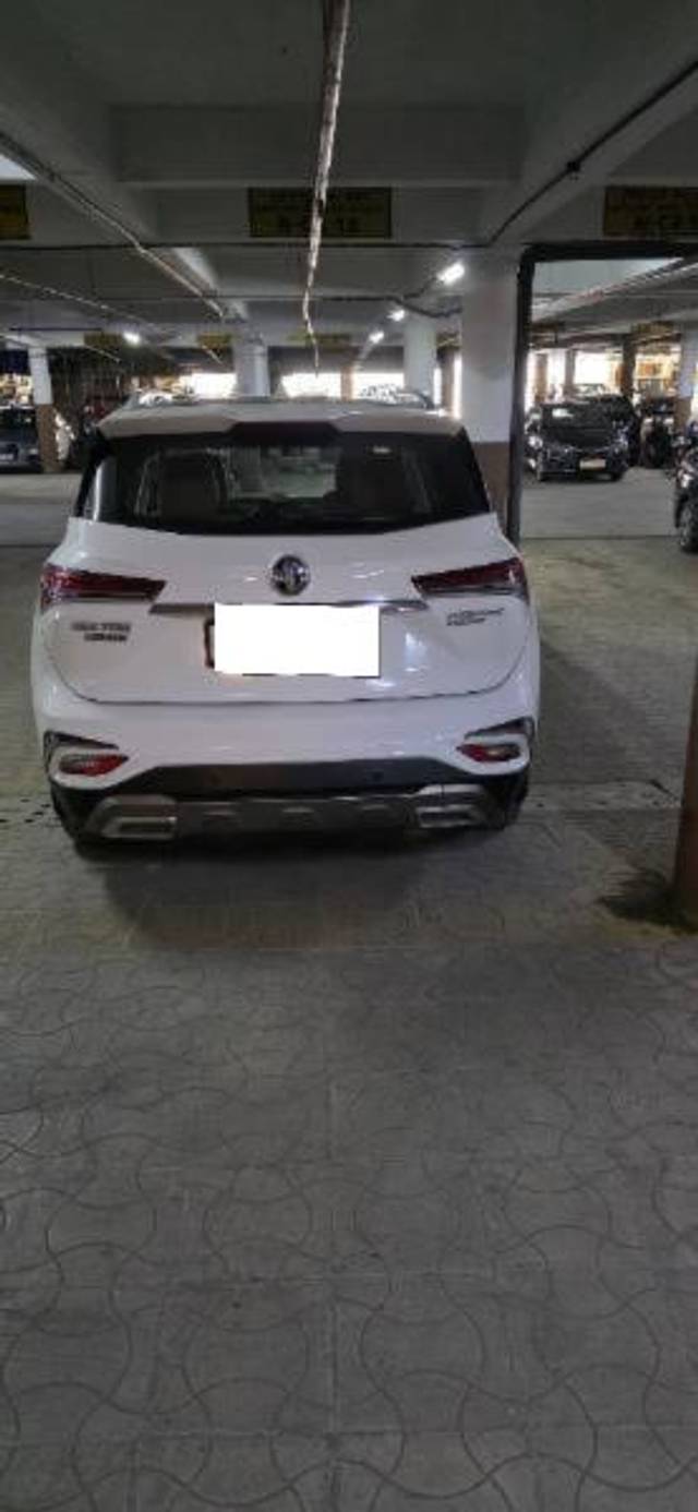 https://images10.gaadi.com/usedcar_image/4516590/original/processed_2de3d574-208d-4c1b-a38f-ba5e688cb75d.jpg?imwidth=6400