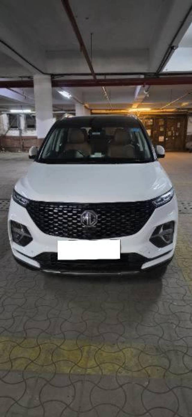 https://images10.gaadi.com/usedcar_image/4516590/original/processed_79e034a0-5b39-4e9a-b6a3-d2f7d04c0830.jpg?imwidth=6401