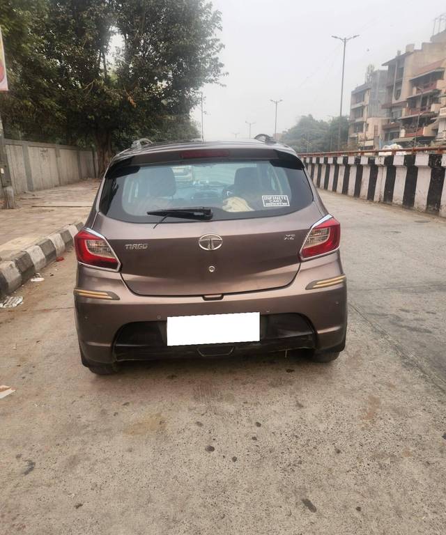 https://images10.gaadi.com/usedcar_image/4516591/original/processed_673877c43938f6da676664b629f1b764.jpg?imwidth=6401